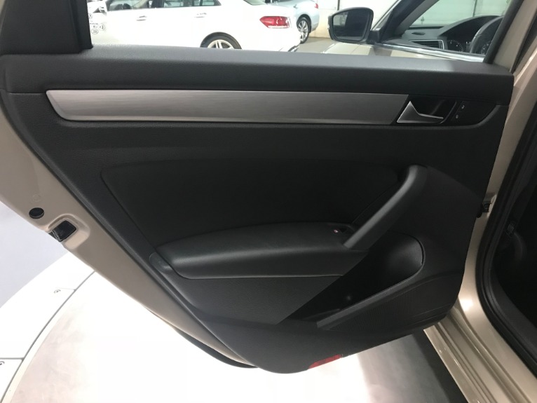 Used-2015-Volkswagen-Passat-TDI-SE-4dr-Sedan-6A-w/Sunroof