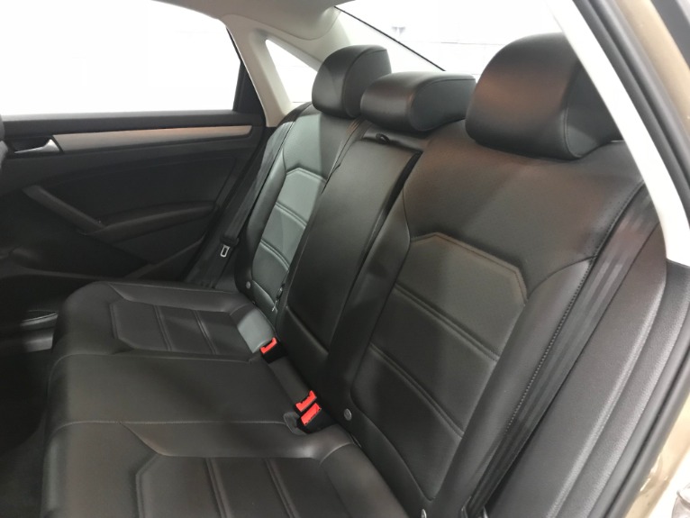 Used-2015-Volkswagen-Passat-TDI-SE-4dr-Sedan-6A-w/Sunroof