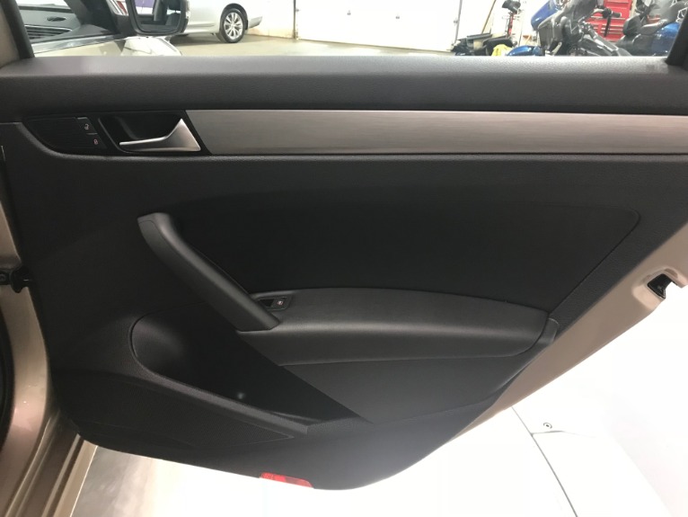 Used-2015-Volkswagen-Passat-TDI-SE-4dr-Sedan-6A-w/Sunroof