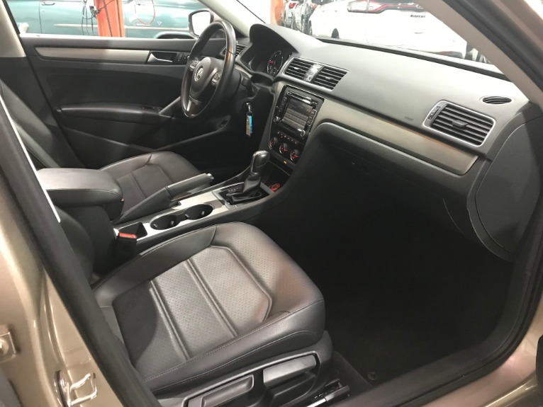 Used-2015-Volkswagen-Passat-TDI-SE-4dr-Sedan-6A-w/Sunroof