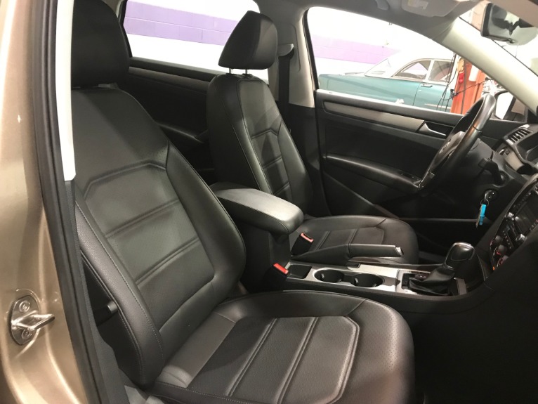 Used-2015-Volkswagen-Passat-TDI-SE-4dr-Sedan-6A-w/Sunroof