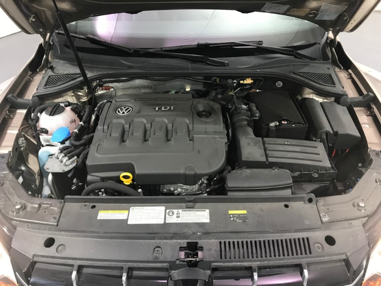 Used-2015-Volkswagen-Passat-TDI-SE-4dr-Sedan-6A-w/Sunroof