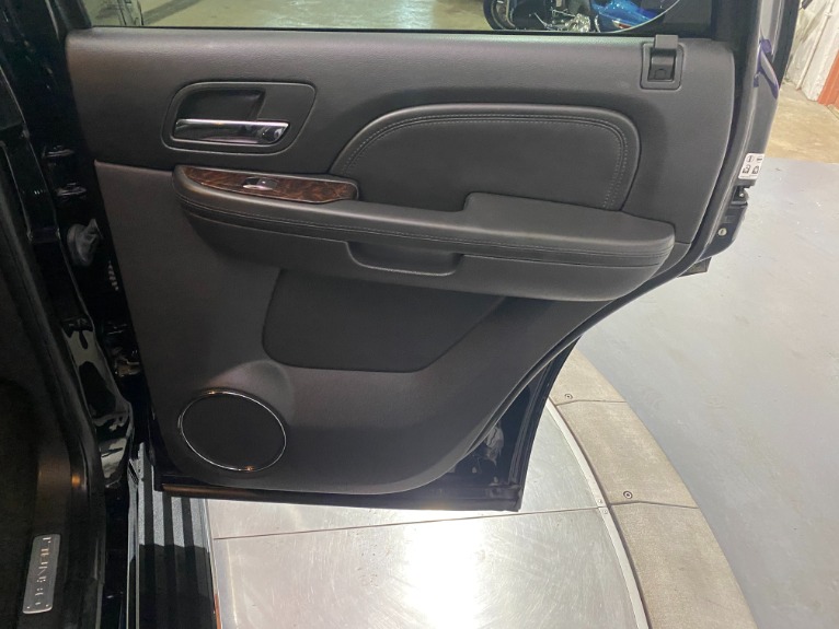 Used-2014-GMC-Yukon-Denali-AWD