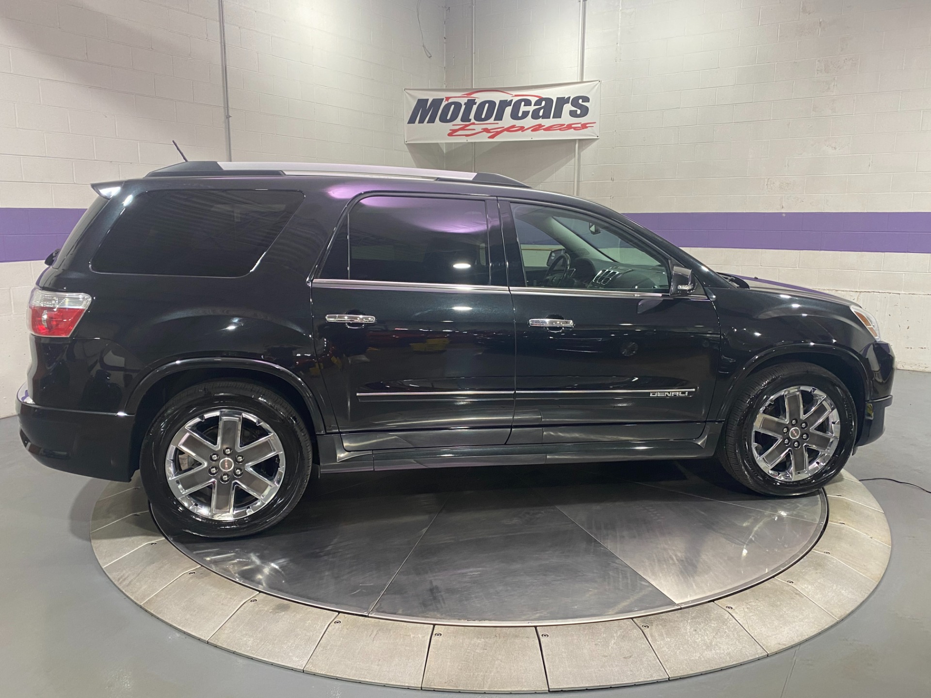 Used-2012-GMC-Acadia-Denali-AWD