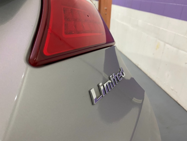 Used-2014-Hyundai-Santa-Fe-Limited-FWD