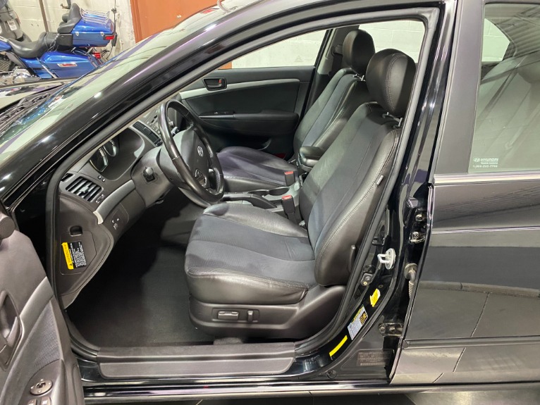 Used-2009-Hyundai-Sonata-SE