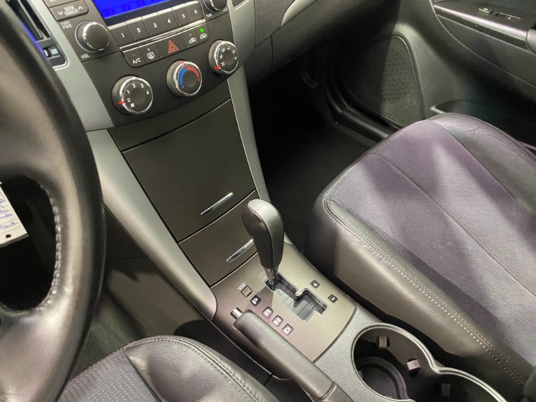 Used-2009-Hyundai-Sonata-SE