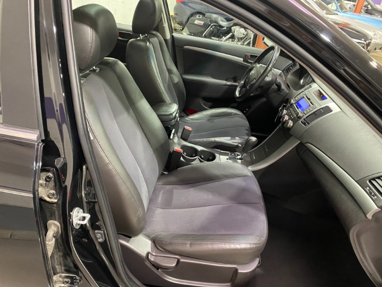 Used-2009-Hyundai-Sonata-SE
