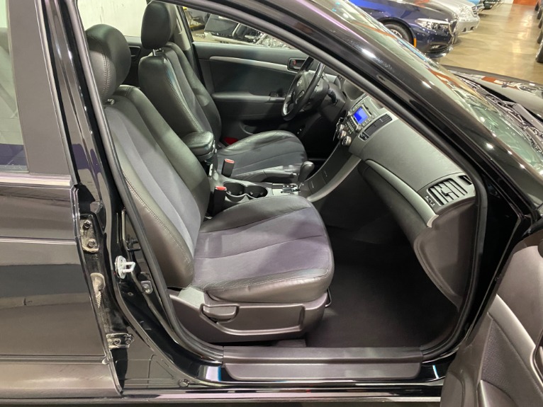Used-2009-Hyundai-Sonata-SE