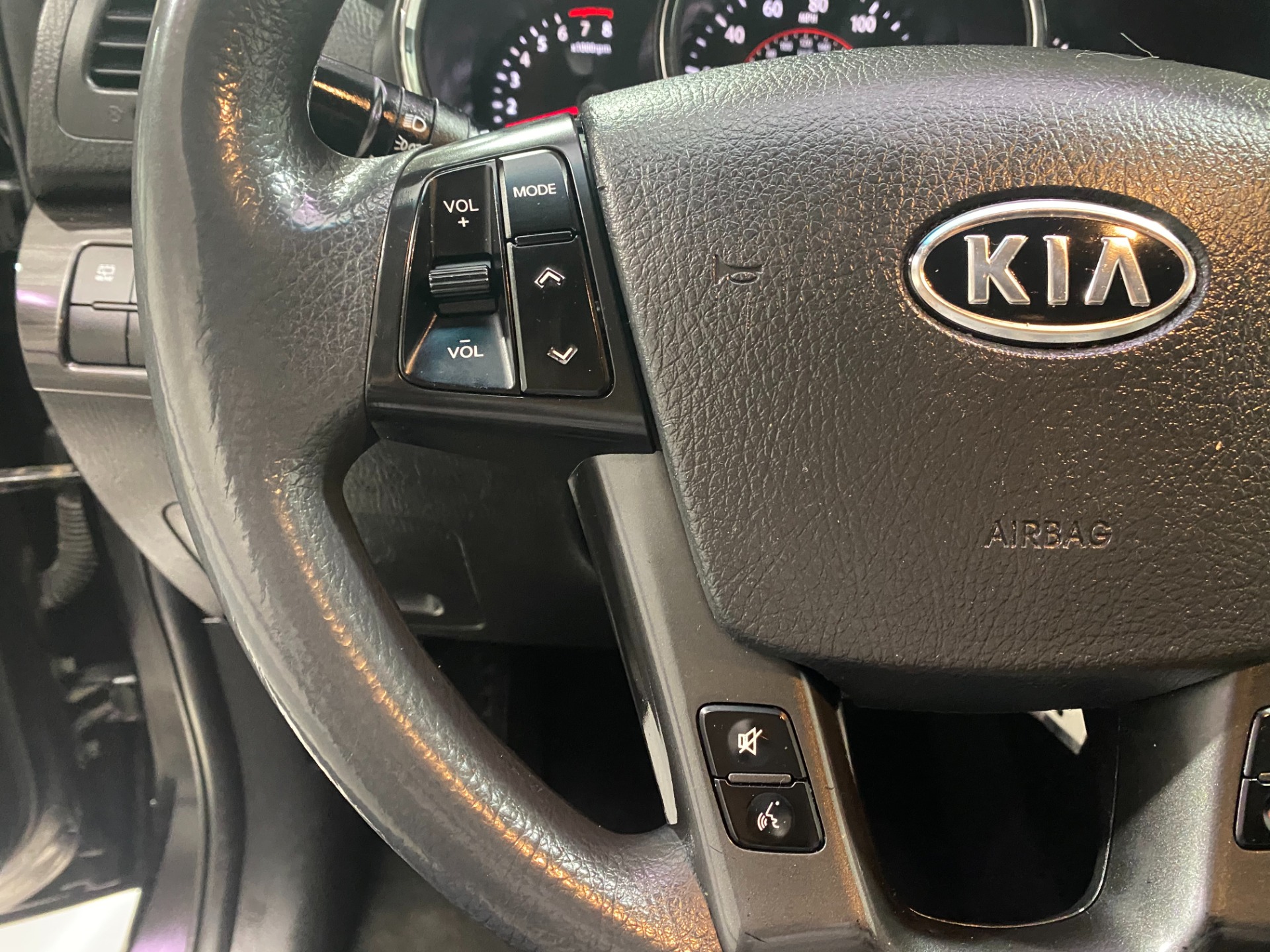 Used-2011-Kia-Sorento-FWD