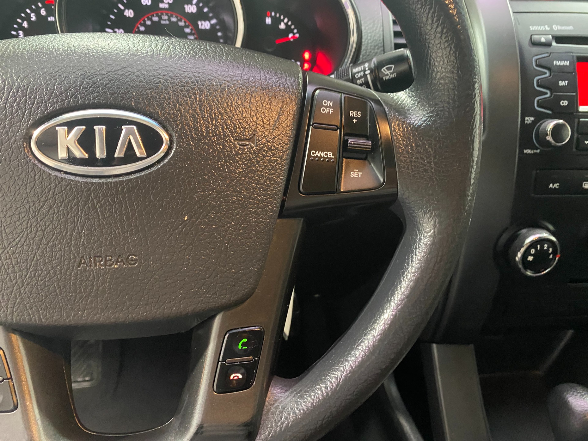 Used-2011-Kia-Sorento-FWD