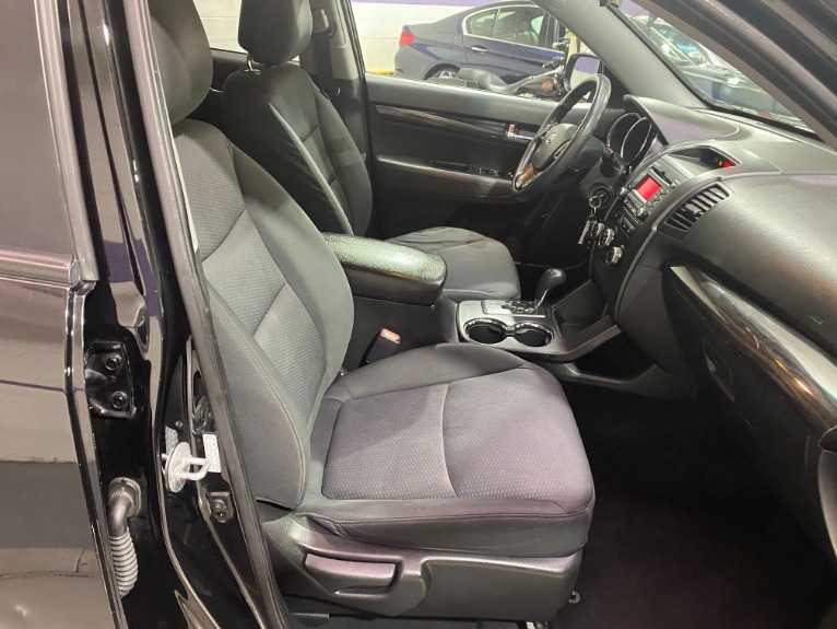 Used-2011-Kia-Sorento-FWD