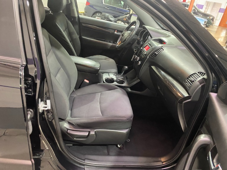 Used-2011-Kia-Sorento-FWD