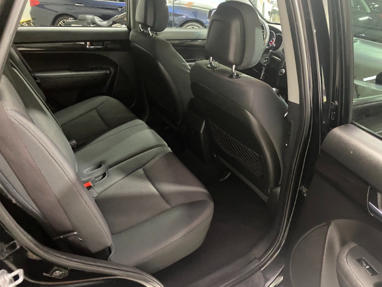 Used-2011-Kia-Sorento-FWD