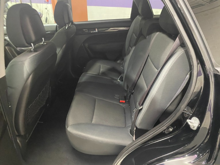 Used-2011-Kia-Sorento-FWD