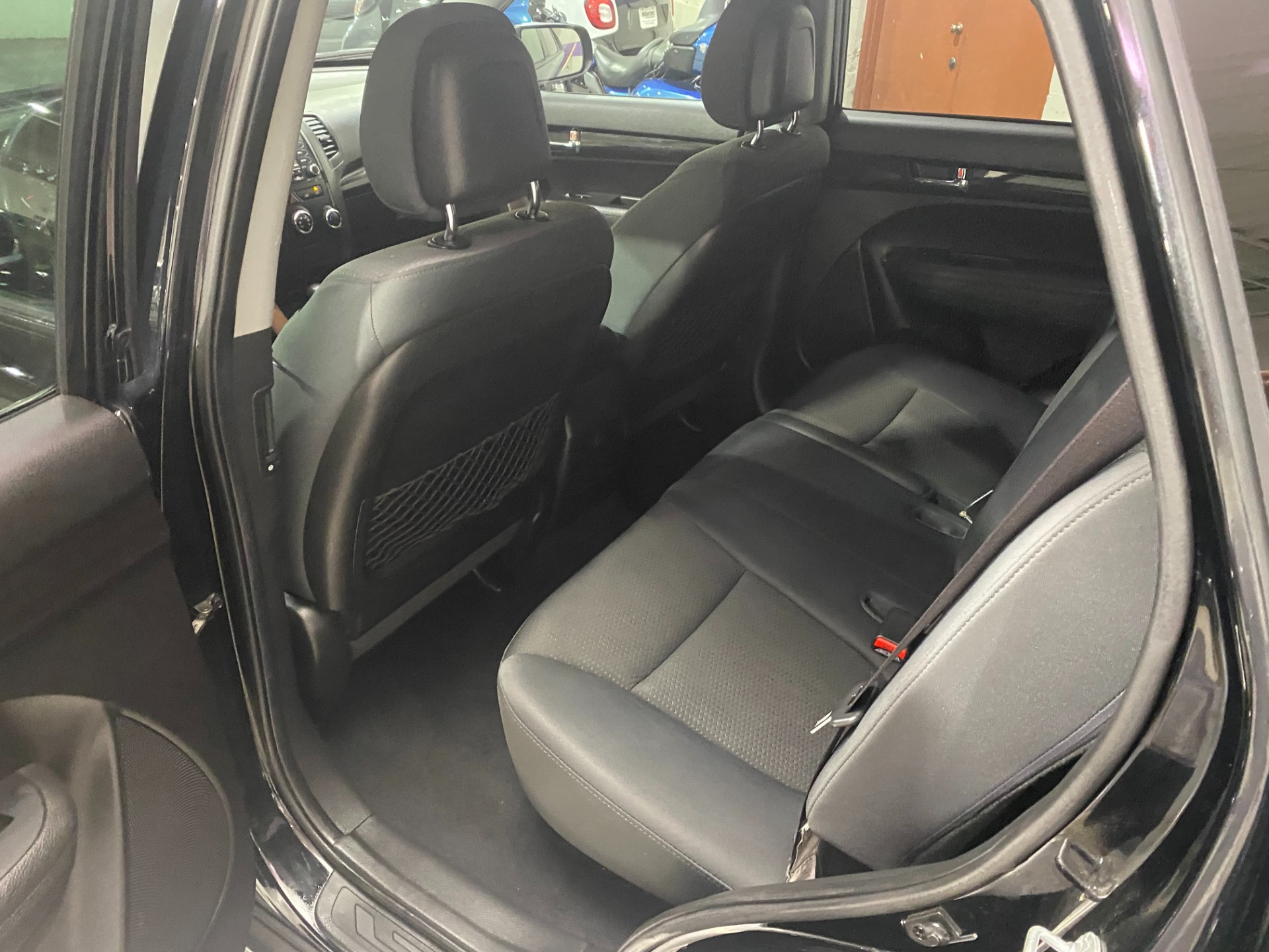 Used-2011-Kia-Sorento-FWD