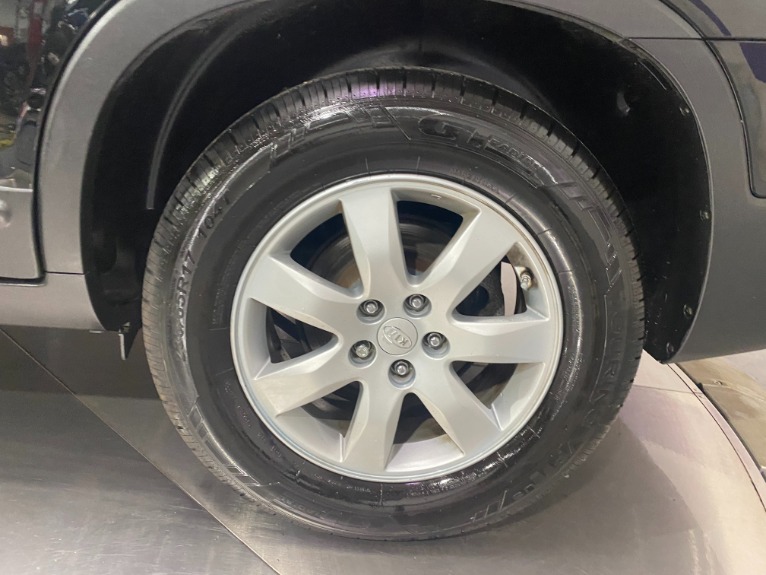 Used-2011-Kia-Sorento-FWD
