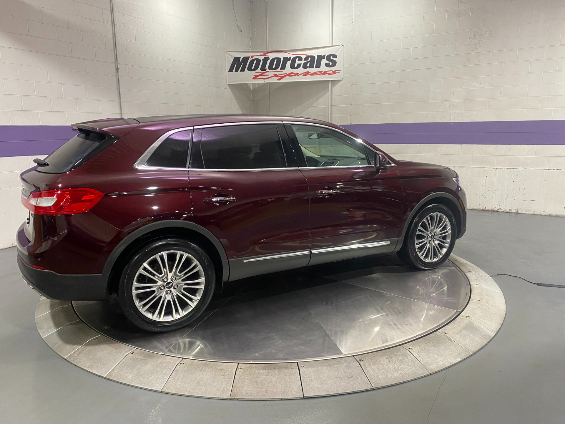 Used-2018-Lincoln-MKX-Reserve