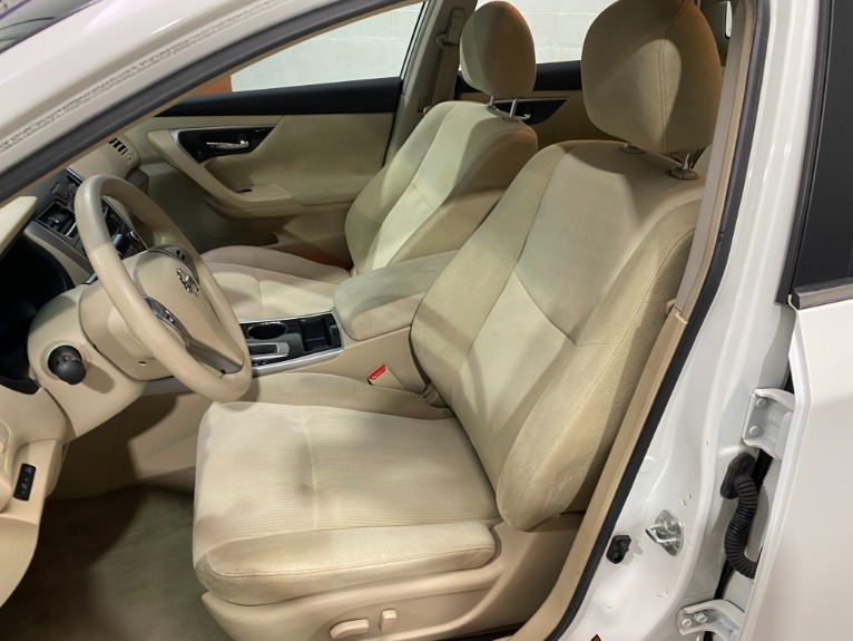Used-2013-Nissan-Altima-25-FWD