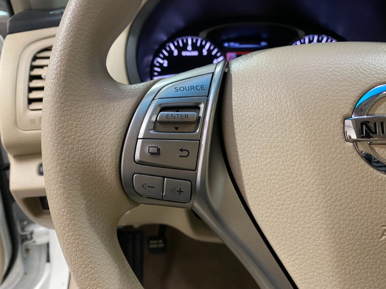 Used-2013-Nissan-Altima-25-FWD