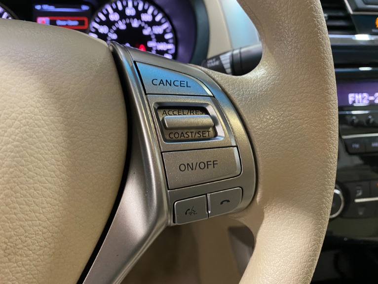 Used-2013-Nissan-Altima-25-FWD