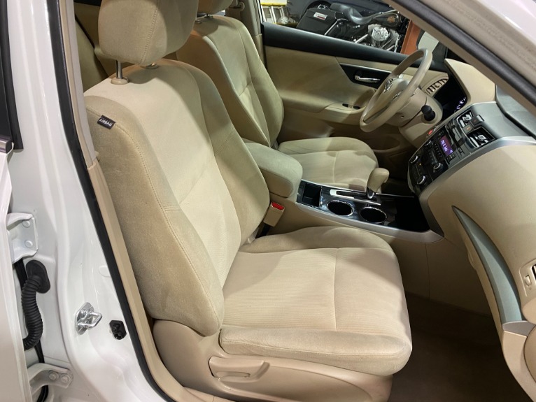 Used-2013-Nissan-Altima-25-FWD