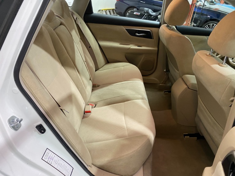 Used-2013-Nissan-Altima-25-FWD