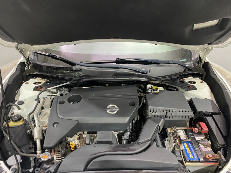 Used-2013-Nissan-Altima-25-FWD