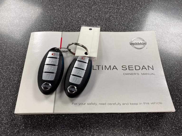 Used-2013-Nissan-Altima-25-FWD