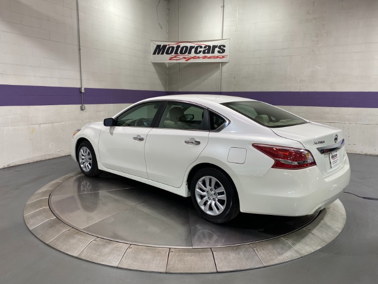 Used-2013-Nissan-Altima-25-FWD