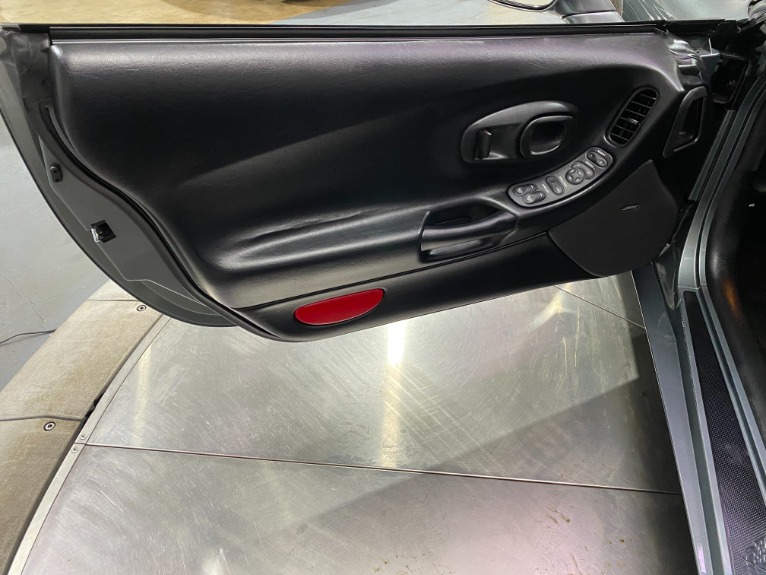 Used-2004-Chevrolet-Corvette-Convertible