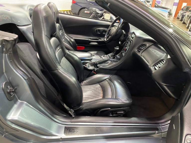 Used-2004-Chevrolet-Corvette-Convertible