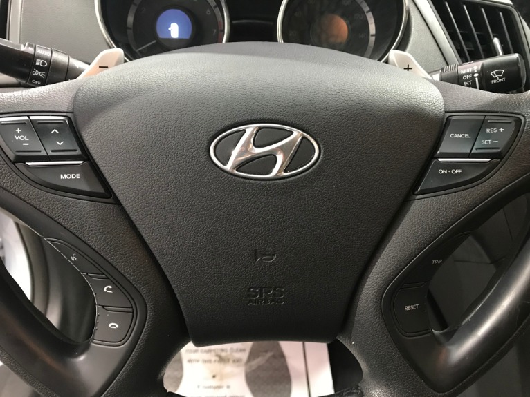 Used-2012-Hyundai-Sonata-SE