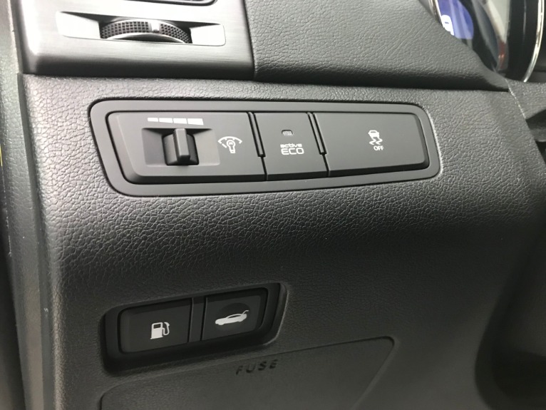 Used-2012-Hyundai-Sonata-SE