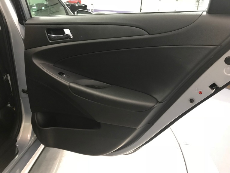 Used-2012-Hyundai-Sonata-SE