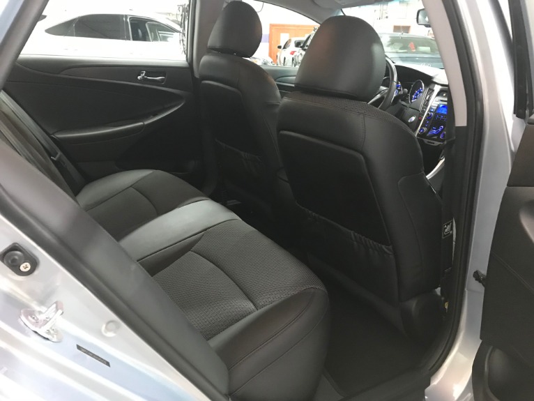 Used-2012-Hyundai-Sonata-SE