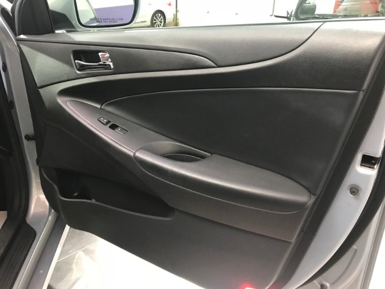 Used-2012-Hyundai-Sonata-SE