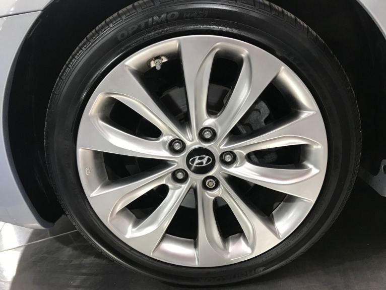 Used-2012-Hyundai-Sonata-SE