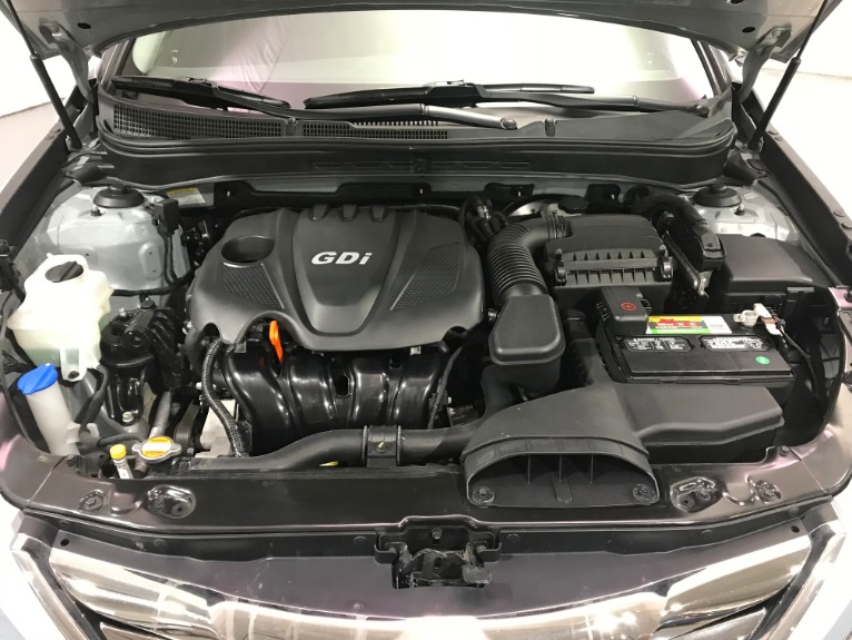 Used-2012-Hyundai-Sonata-SE