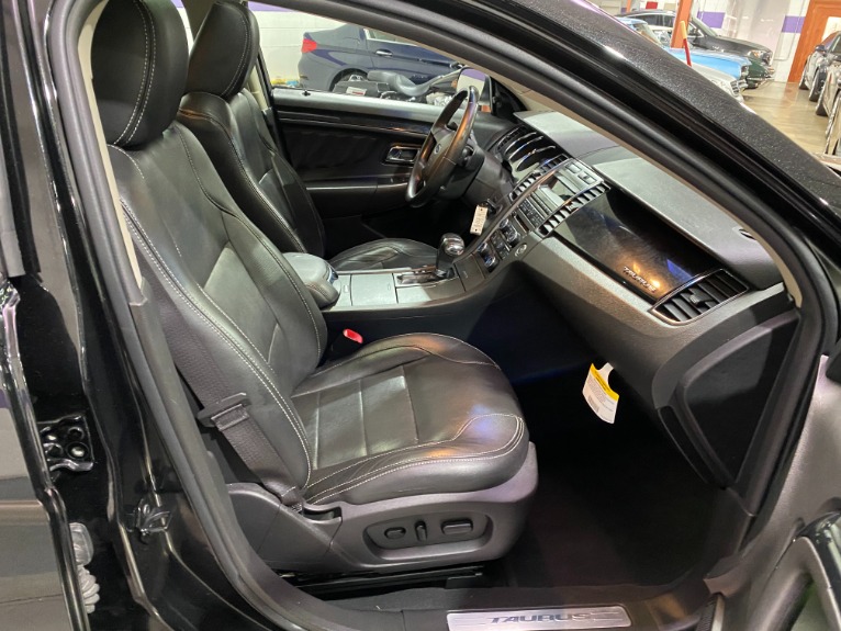 Used-2011-Ford-Taurus-Limited-FWD