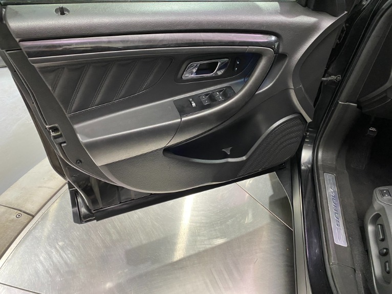 Used-2011-Ford-Taurus-Limited-FWD