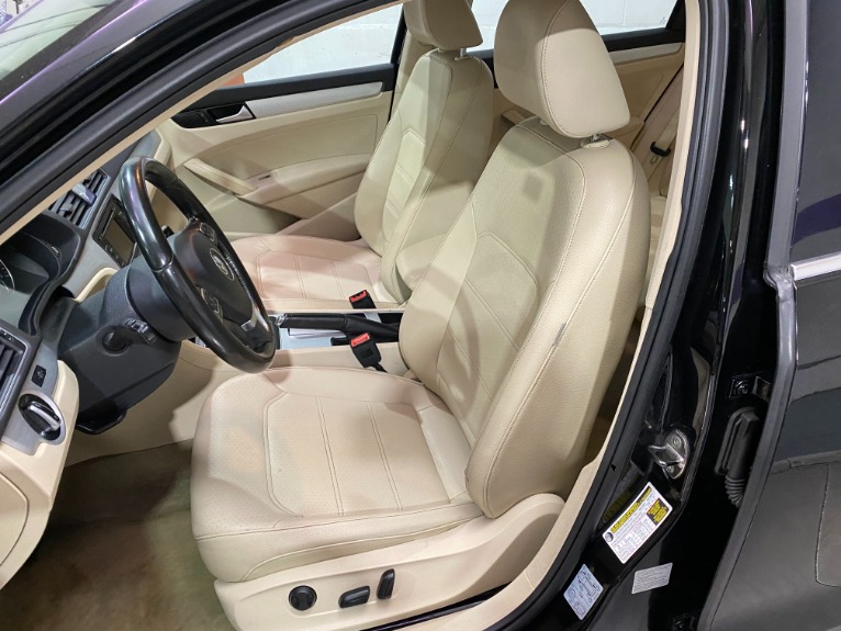Used-2012-Volkswagen-Passat-SE-PZEV-FWD