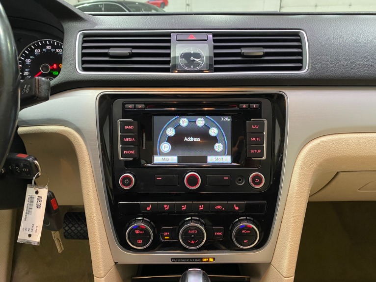 Used-2012-Volkswagen-Passat-SE-PZEV-FWD