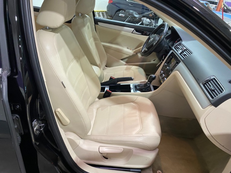 Used-2012-Volkswagen-Passat-SE-PZEV-FWD