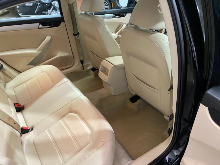 Used-2012-Volkswagen-Passat-SE-PZEV-FWD