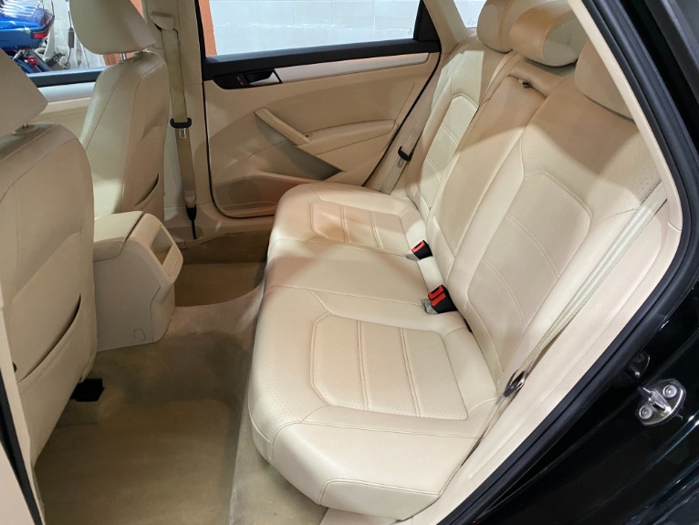 Used-2012-Volkswagen-Passat-SE-PZEV-FWD