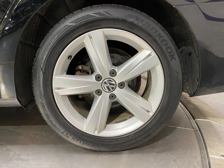 Used-2012-Volkswagen-Passat-SE-PZEV-FWD