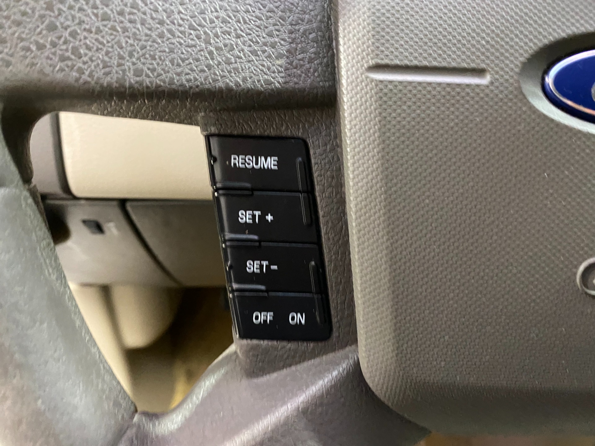 Used-2007-Ford-Edge-SE