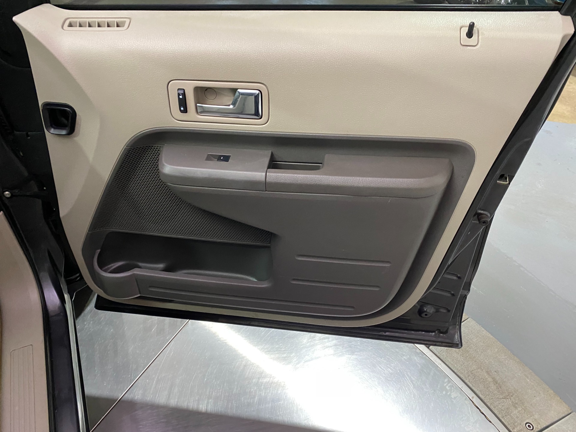 Used-2007-Ford-Edge-SE