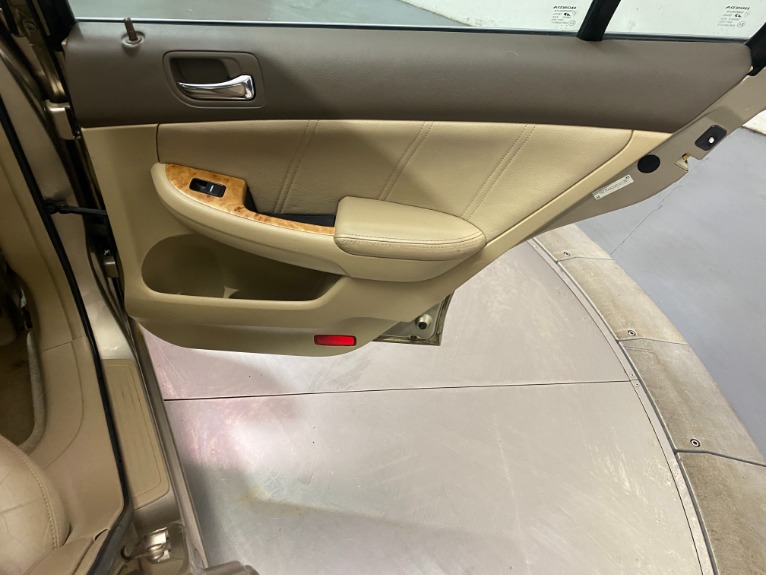 Used-2003-Honda-Accord-EX-w/Leather